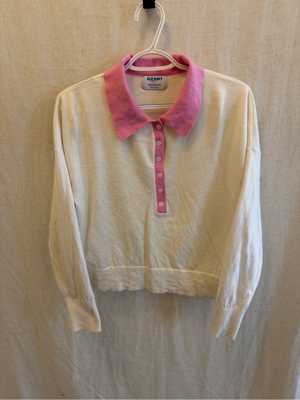 Old Navy Women's White Pullover Polo Sweater with Pink Collar